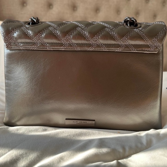 medium size ( off brownish color way) - Picture 8 of 10